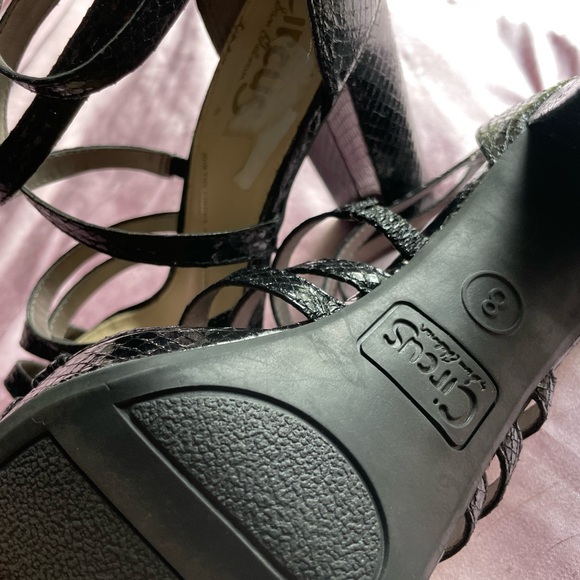 Strappy black heels - Picture 4 of 5